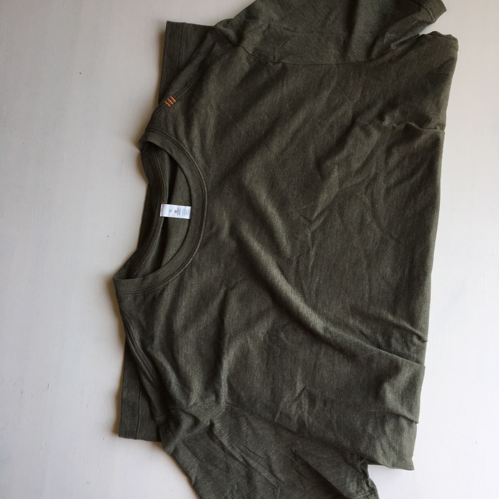 Men’s lululemon T-shirt (XL)